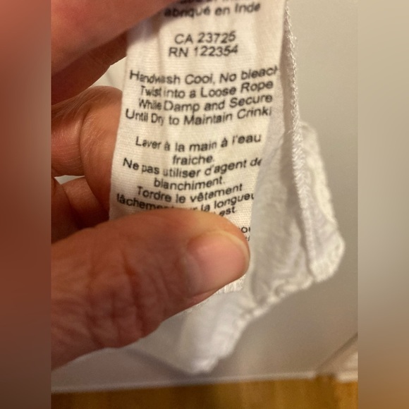 WILFRED Aritzia embroidered white tank. - Picture 7 of 7